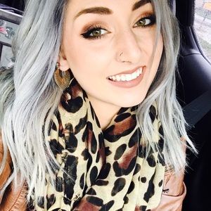 Meet your Posher, Kelli